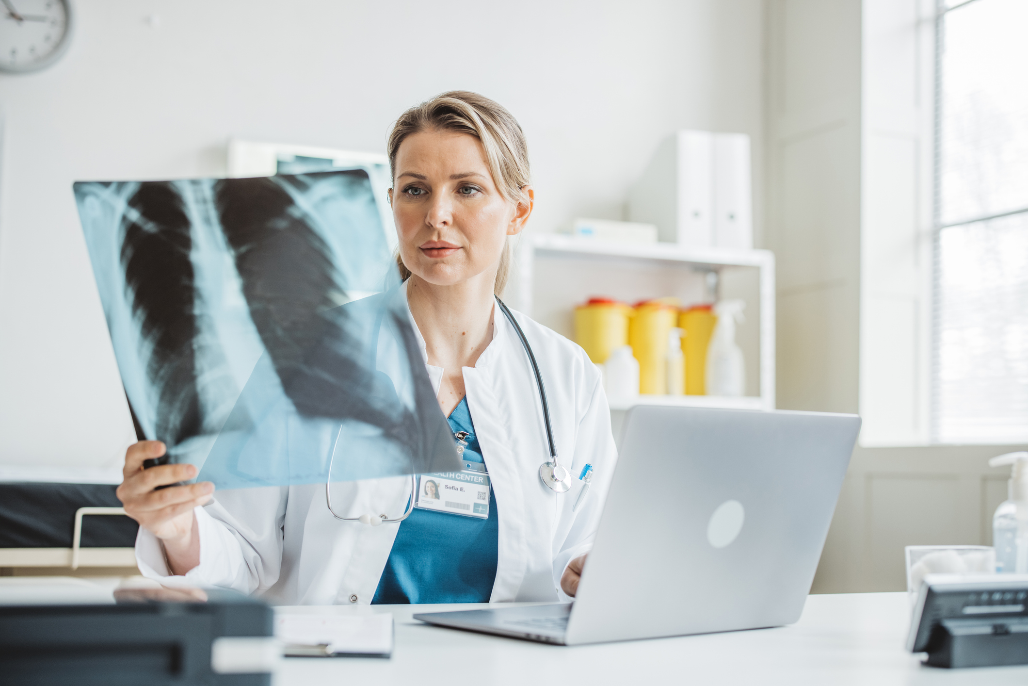 xray iStock-2170662721.jpg